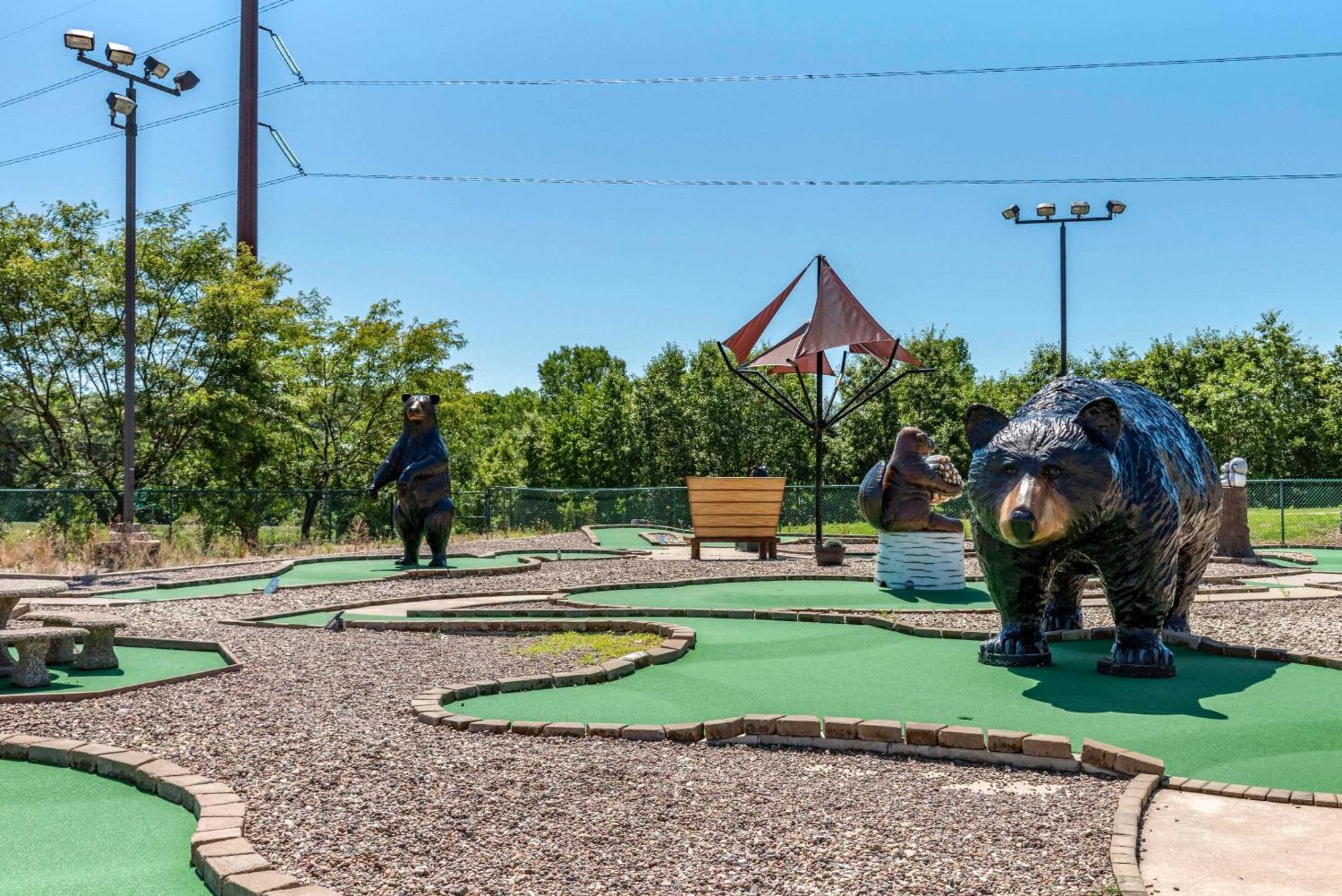 Three Bears Resort Waterpark Near Tomah Ascend Collection Warrens Ngoại thất bức ảnh