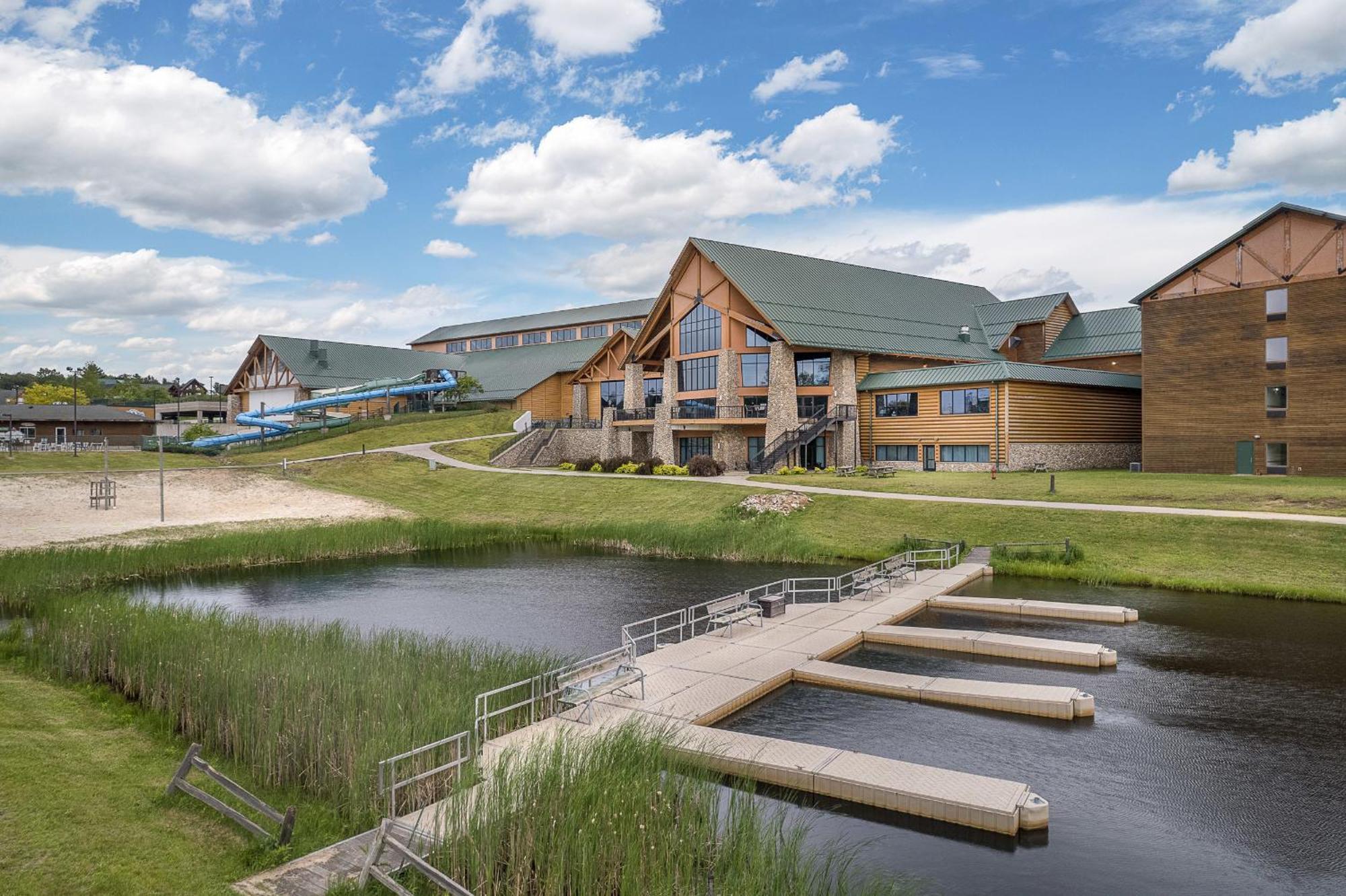 Three Bears Resort Waterpark Near Tomah Ascend Collection Warrens Ngoại thất bức ảnh